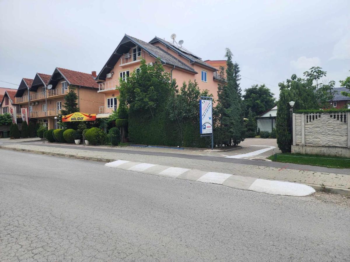 Holiday Ferizaj Exterior foto